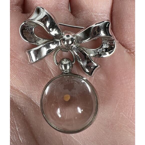 Coro Mustard Seed Lucite Sphere Brooch Pin Silver Tone Bow - Picture 1 of 6